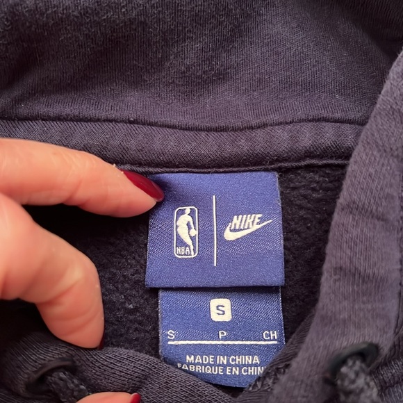 NY Knicks Nike Hoodie Mens Size Small w/front pocket - Picture 4 of 4